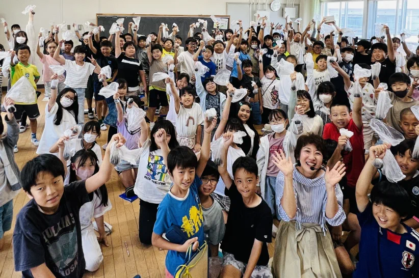 小学校での活動の様子